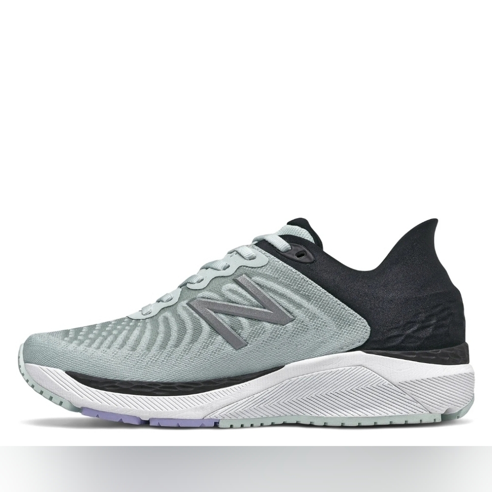 New Balance Fresh Foam 860 Mint Green and Black Athletic Shoe Size 9